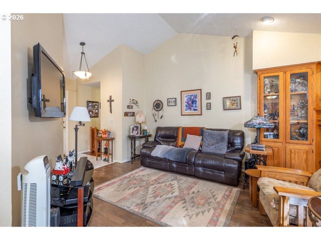 5728 MOONSTONE Loop, Salem, OR 97306