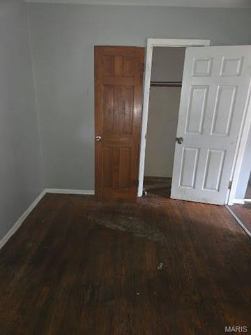 1039 Gimblin Street, St Louis, MO 63147