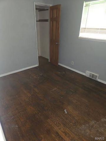 1039 Gimblin Street, St Louis, MO 63147