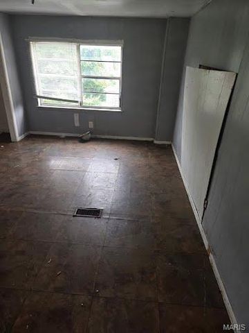 1039 Gimblin Street, St Louis, MO 63147