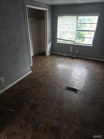 1039 Gimblin Street, St Louis, MO 63147
