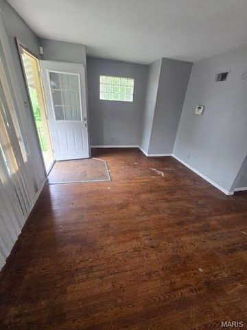1039 Gimblin Street, St Louis, MO 63147