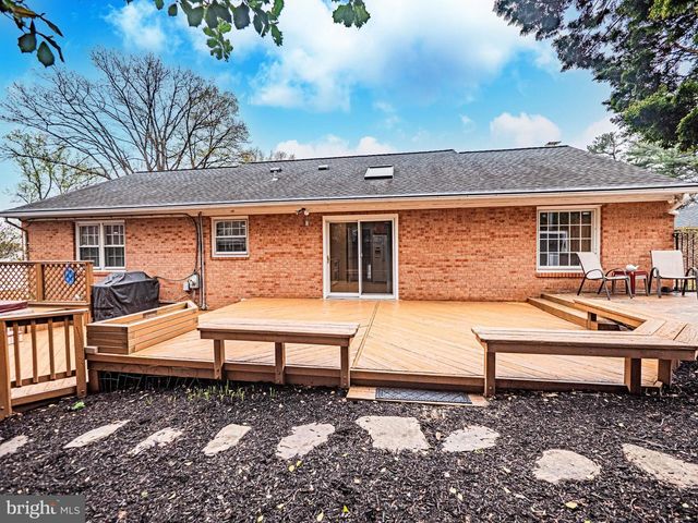 2419 CARON LN, Falls Church, VA 22043