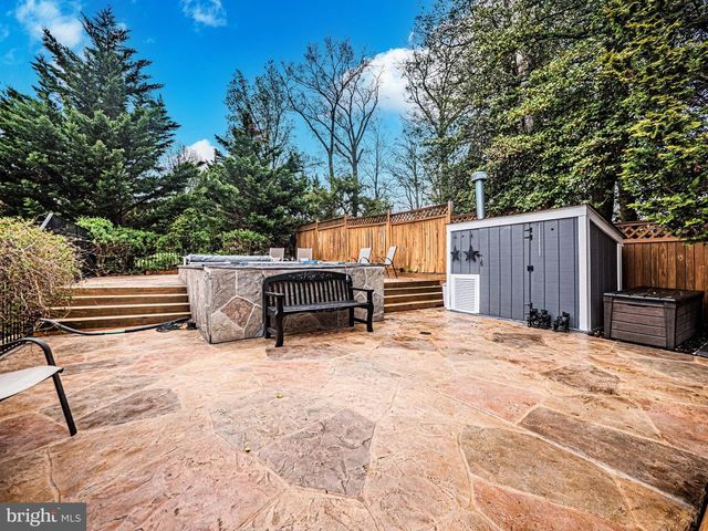 2419 CARON LN, Falls Church, VA 22043