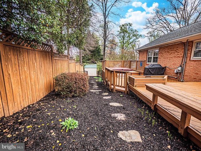 2419 CARON LN, Falls Church, VA 22043