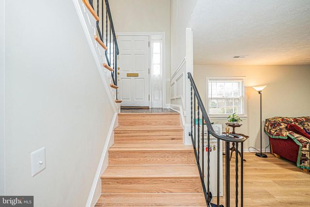 2419 CARON LN, Falls Church, VA 22043