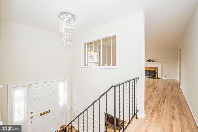 2419 CARON LN, Falls Church, VA 22043