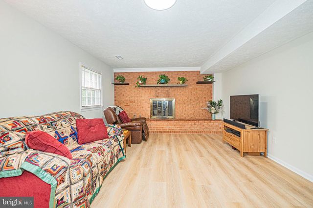 2419 CARON LN, Falls Church, VA 22043