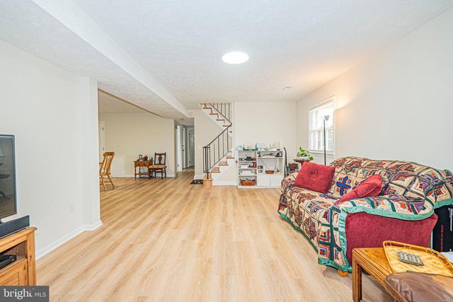 2419 CARON LN, Falls Church, VA 22043