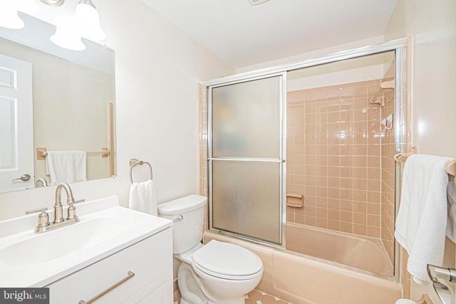 2419 CARON LN, Falls Church, VA 22043