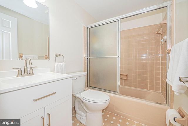 2419 CARON LN, Falls Church, VA 22043