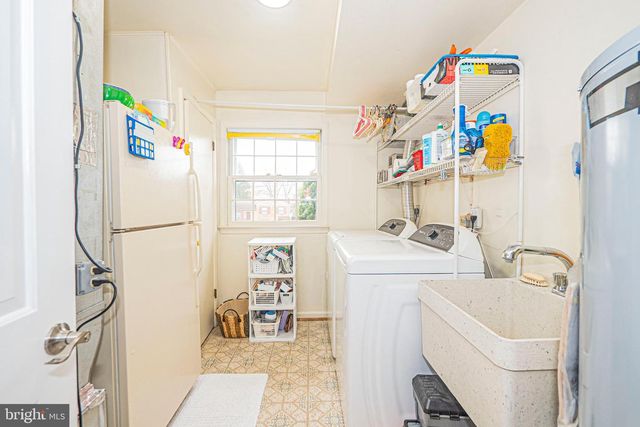 2419 CARON LN, Falls Church, VA 22043