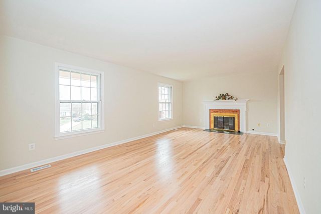 2419 CARON LN, Falls Church, VA 22043