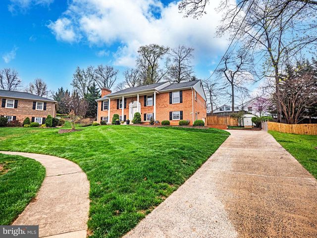 2419 CARON LN, Falls Church, VA 22043