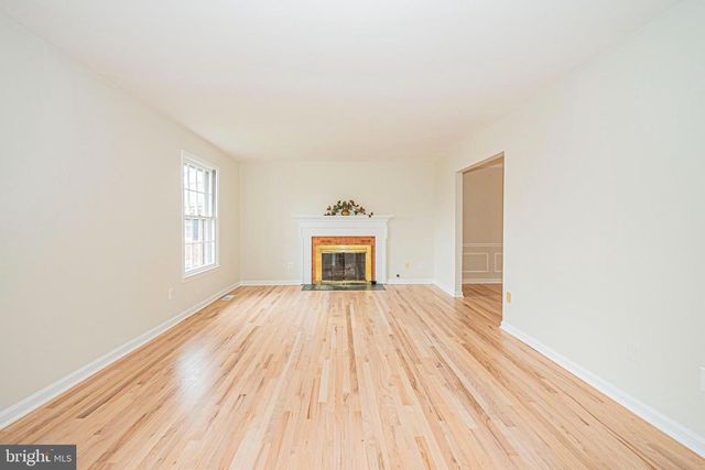 2419 CARON LN, Falls Church, VA 22043