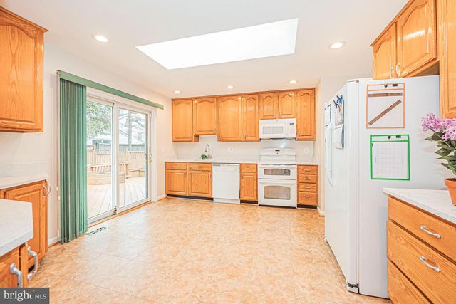 2419 CARON LN, Falls Church, VA 22043