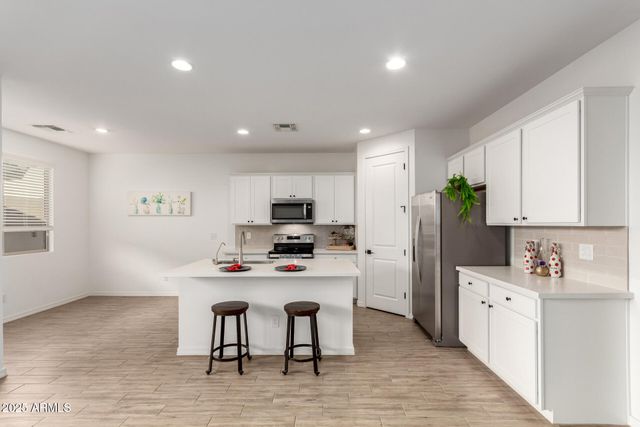 9450 E SECTOR Drive, Mesa, AZ 85212