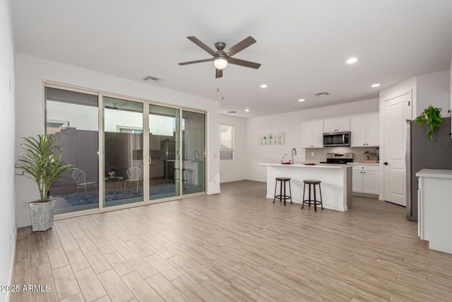 9450 E SECTOR Drive, Mesa, AZ 85212