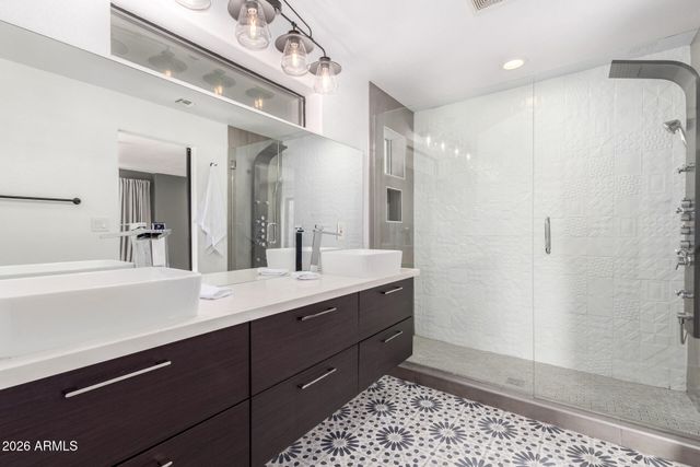 4607 E EDGEMONT Avenue, Phoenix, AZ 85008