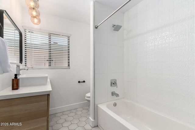 4607 E EDGEMONT Avenue, Phoenix, AZ 85008