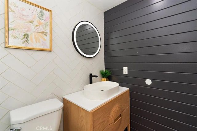 2105 Oxford Avenue, Claremont, CA 91711