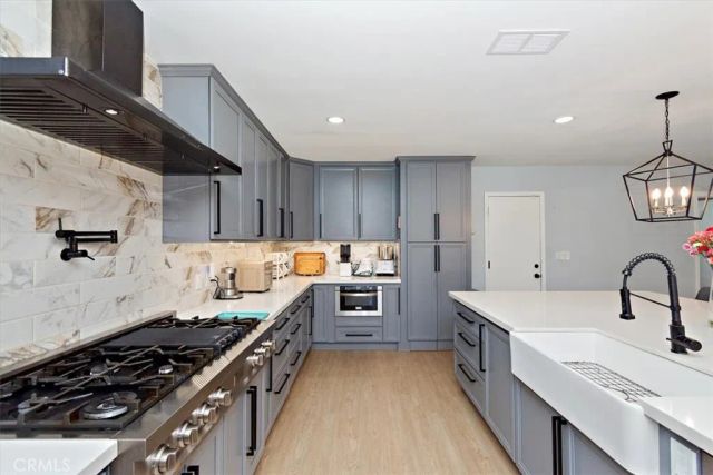 2105 Oxford Avenue, Claremont, CA 91711