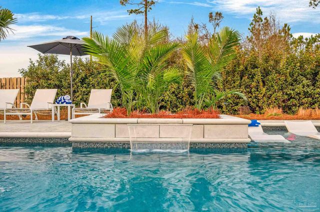 2495 Timsbury Loop, Cantonment, FL 32533