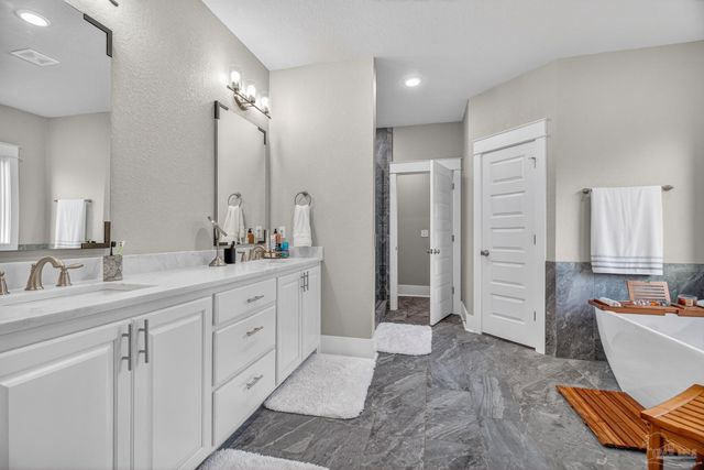 2495 Timsbury Loop, Cantonment, FL 32533