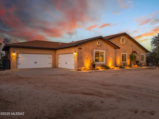 7530 W Bucking Horse Road, Sahuarita, AZ 85629