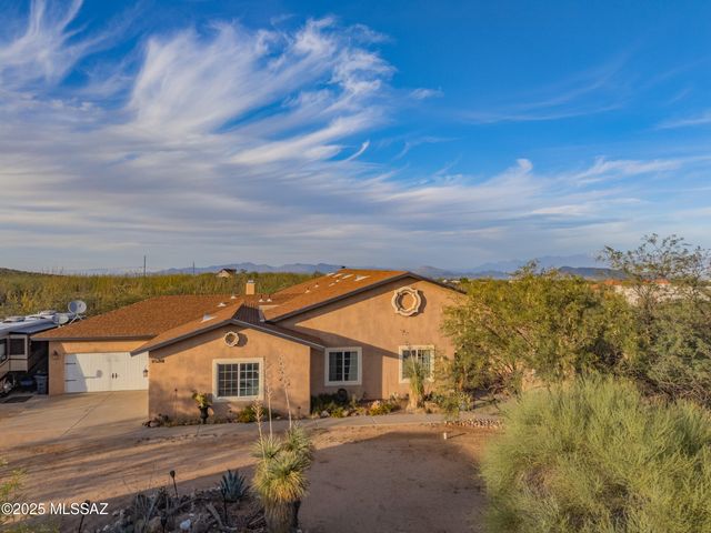 7530 W Bucking Horse Road, Sahuarita, AZ 85629