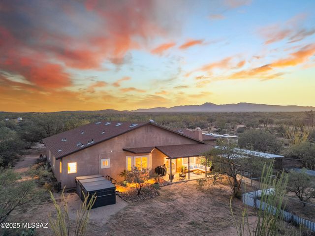 7530 W Bucking Horse Road, Sahuarita, AZ 85629