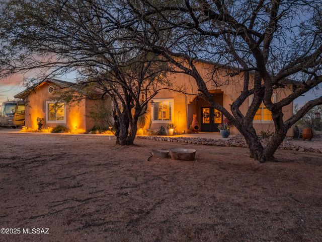 7530 W Bucking Horse Road, Sahuarita, AZ 85629