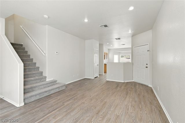 6356 Urban Creek Court, Las Vegas, NV 89148