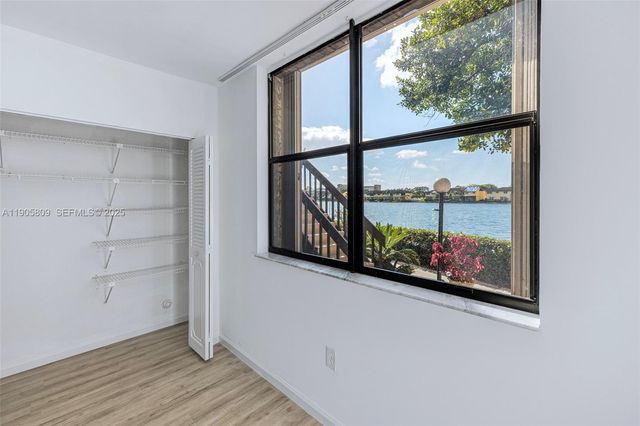 770 NE 199th St 106F, Miami, FL 33179