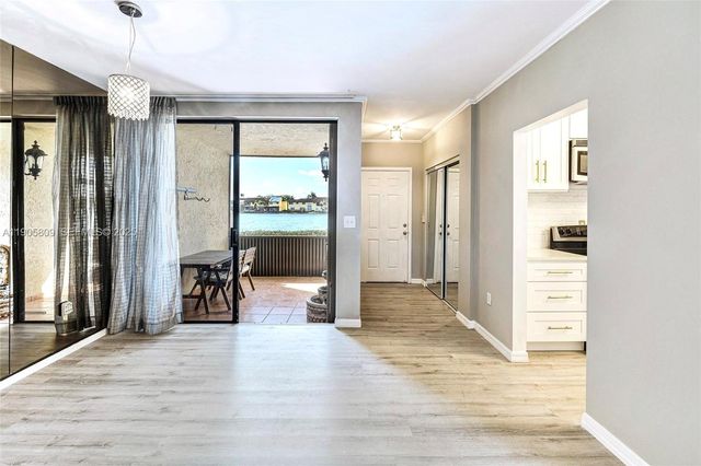 770 NE 199th St 106F, Miami, FL 33179