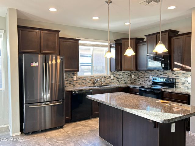 11741 W CHASE Lane, Avondale, AZ 85323