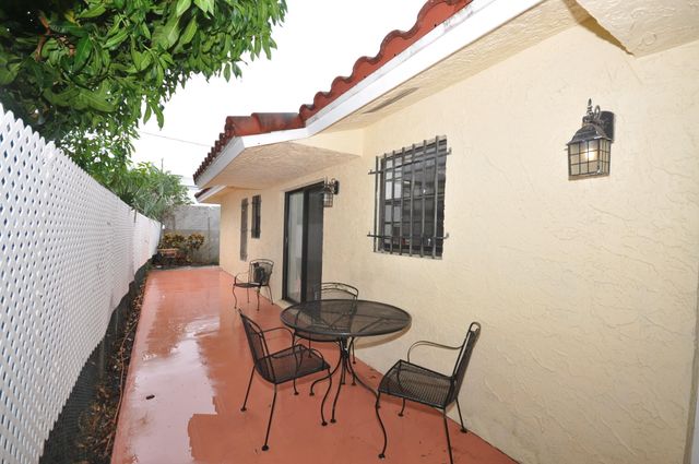 10 Evergreen Drive, Lake Park, FL 33403