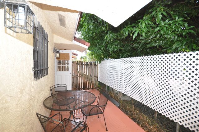 10 Evergreen Drive, Lake Park, FL 33403