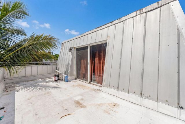 1380 NE 40th Drive, Oakland Park, FL 33334