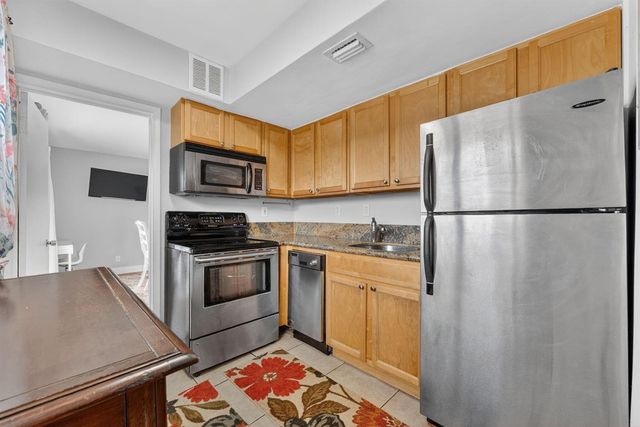 1380 NE 40th Drive, Oakland Park, FL 33334