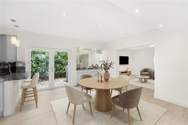 20205 W Oak Haven Cir, Miami, FL 33179