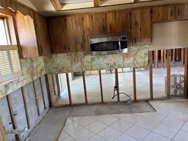 8422 BOXWOOD DRIVE, Tampa, FL 33615