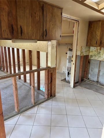 8422 BOXWOOD DRIVE, Tampa, FL 33615
