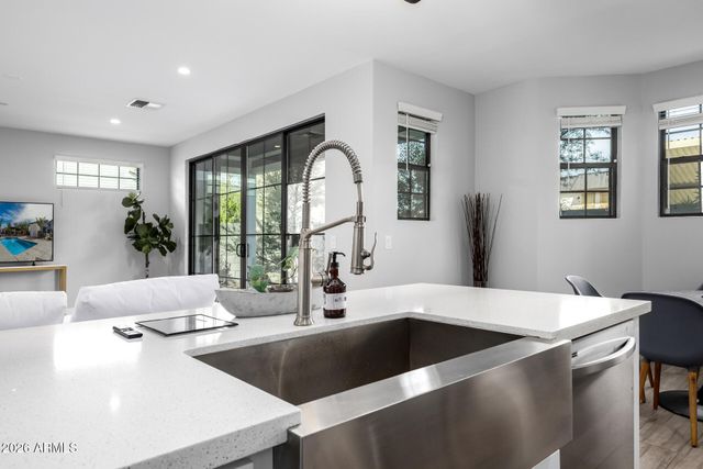 2601 N 27TH Street 4, Phoenix, AZ 85008