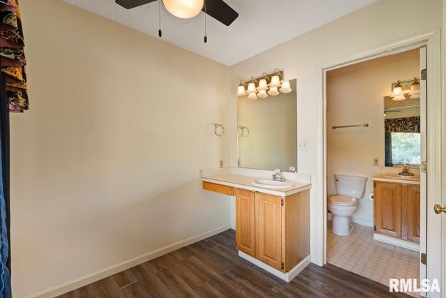 1104 Kimberly Rd Unit 602, Bettendorf, IA 52722