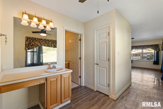 1104 Kimberly Rd Unit 602, Bettendorf, IA 52722