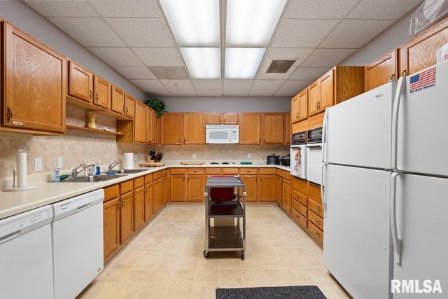 1104 Kimberly Rd Unit 602, Bettendorf, IA 52722