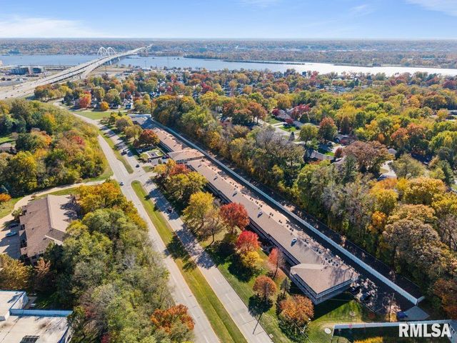 1104 Kimberly Rd Unit 602, Bettendorf, IA 52722