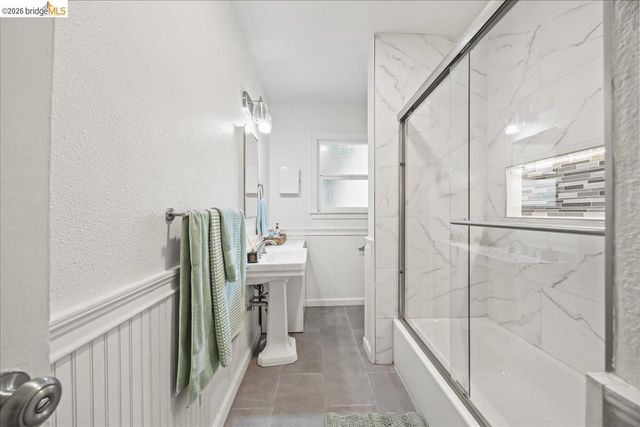 10809 Mcintyre St, Oakland, CA 94605
