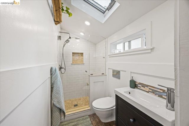10809 Mcintyre St, Oakland, CA 94605